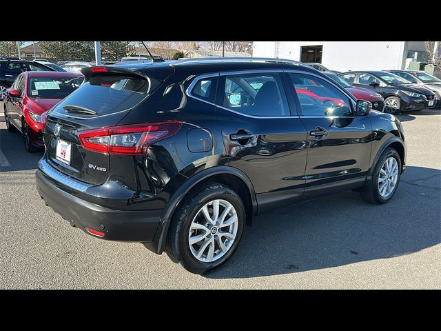 2022 Nissan Rogue Sport SV