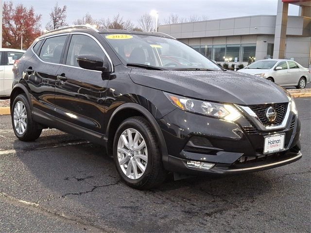 2022 Nissan Rogue Sport SV