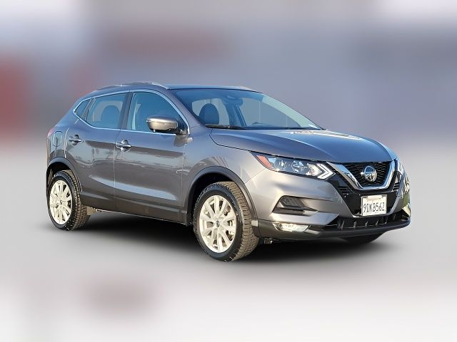 2022 Nissan Rogue Sport SV