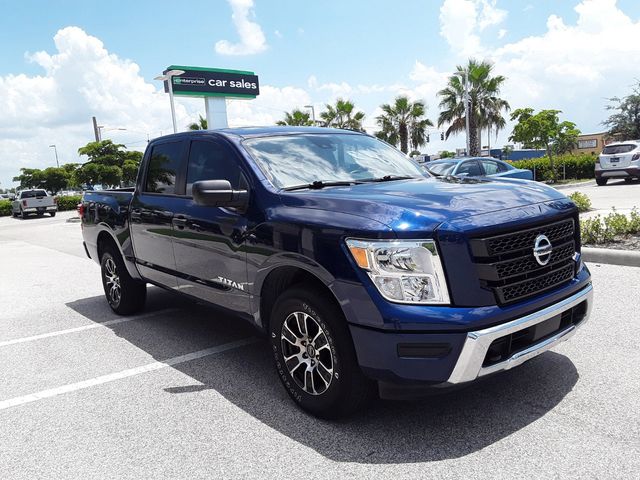 2022 Nissan Titan SV