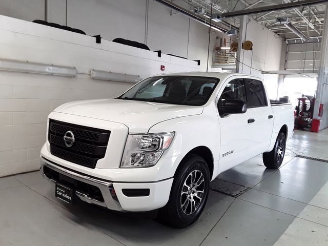 2022 Nissan Titan SV