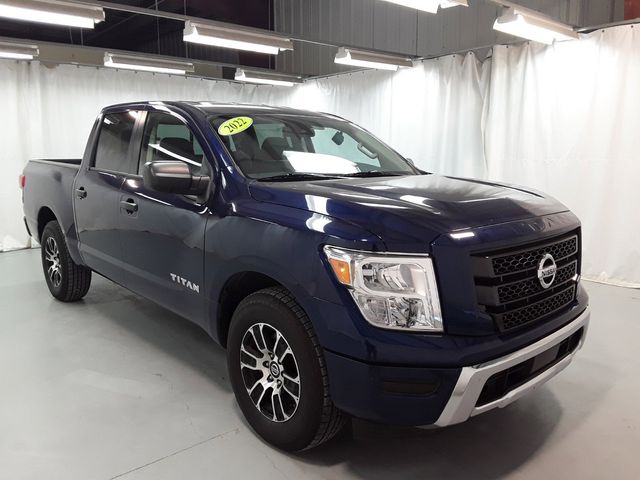 2022 Nissan Titan SV