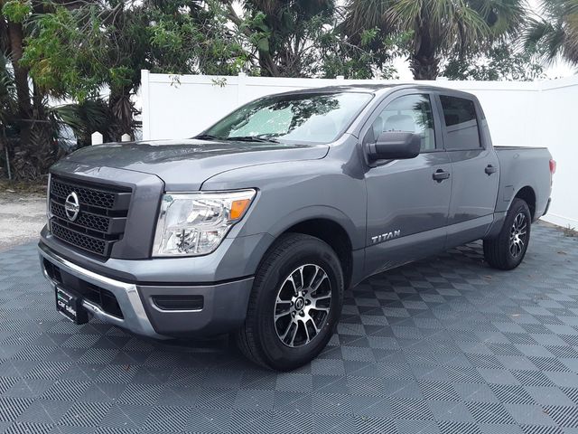 2022 Nissan Titan SV