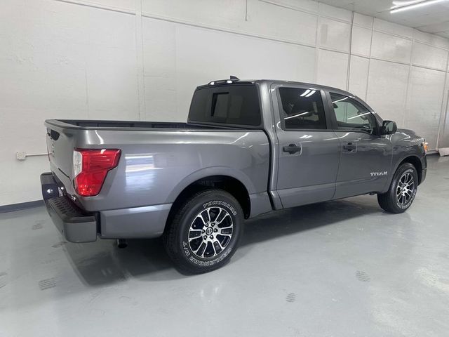 2022 Nissan Titan SV