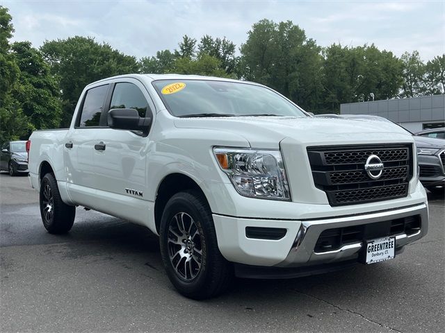 2022 Nissan Titan SV