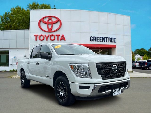 2022 Nissan Titan SV