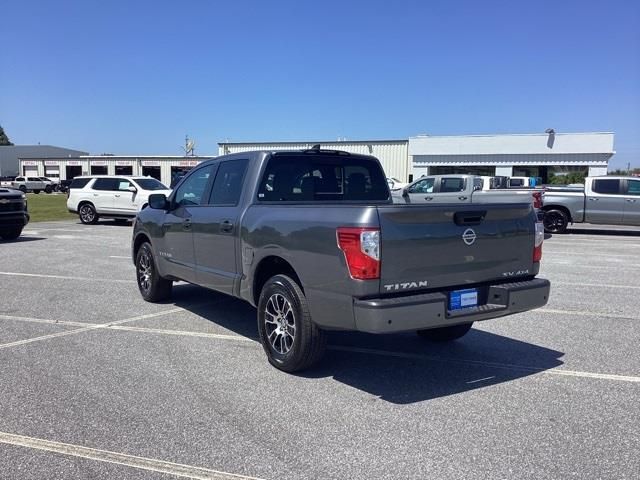 2022 Nissan Titan SV