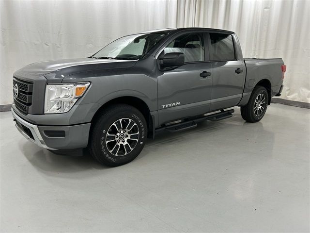 2022 Nissan Titan SV