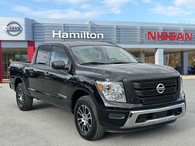 2022 Nissan Titan SV