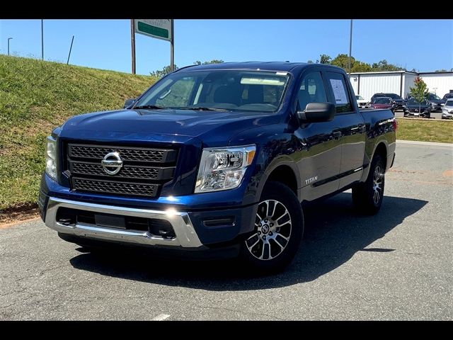 2022 Nissan Titan SV