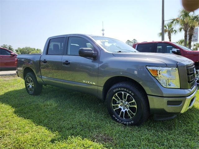 2022 Nissan Titan SV