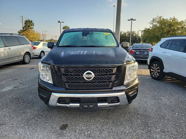 2022 Nissan Titan SV