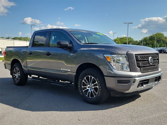 2022 Nissan Titan SV