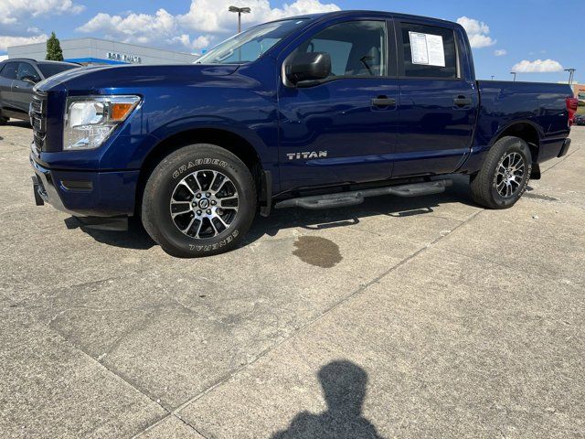 2022 Nissan Titan SV