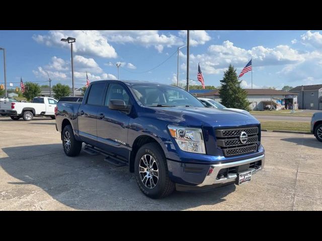 2022 Nissan Titan SV