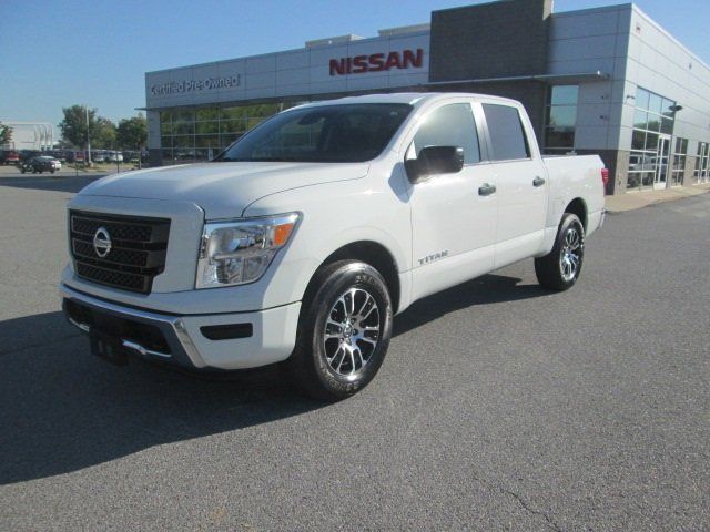 2022 Nissan Titan SV