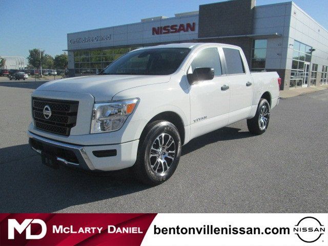 2022 Nissan Titan SV