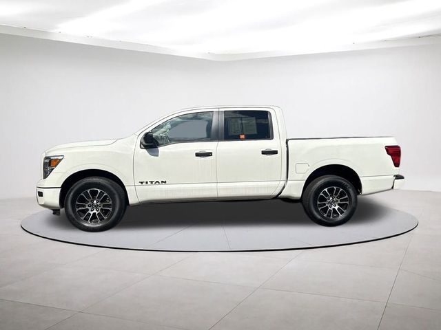 2022 Nissan Titan SV