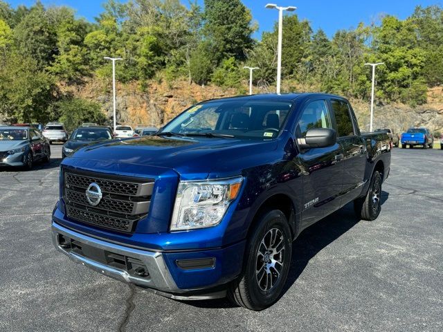 2022 Nissan Titan SV