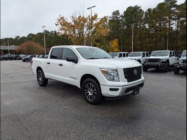 2022 Nissan Titan SV