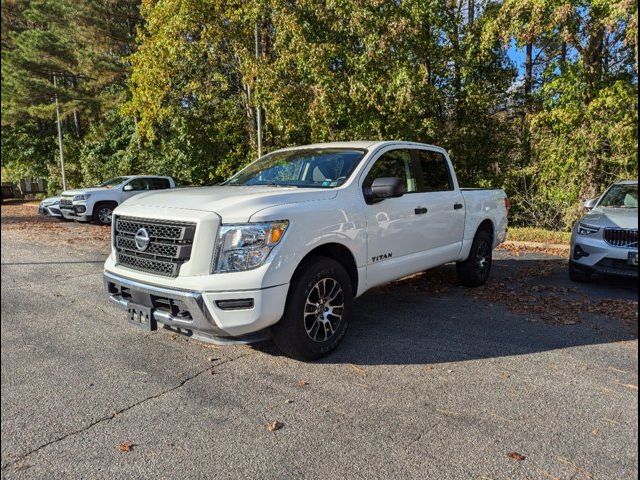 2022 Nissan Titan SV