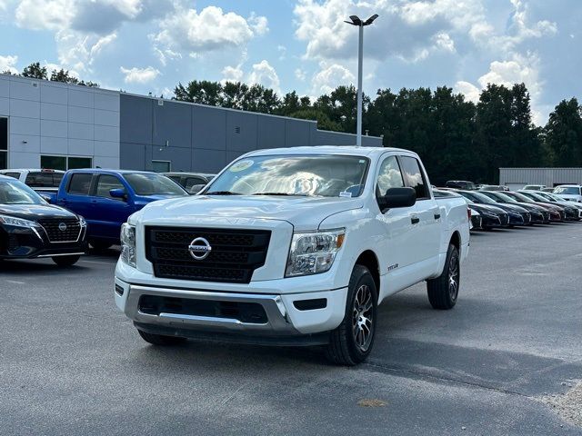 2022 Nissan Titan SV