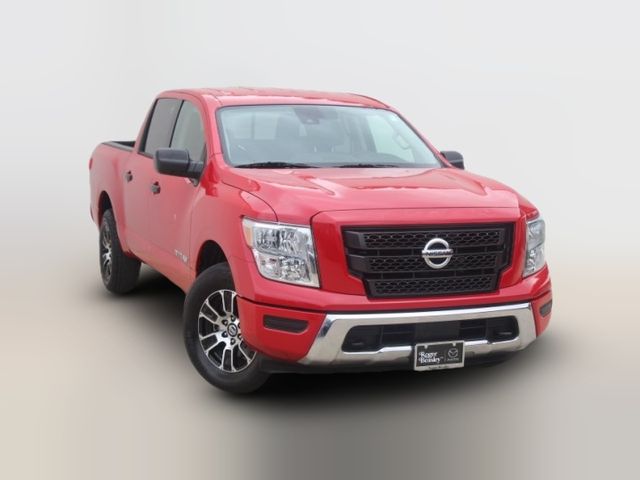 2022 Nissan Titan SV