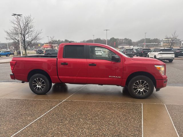 2022 Nissan Titan SV