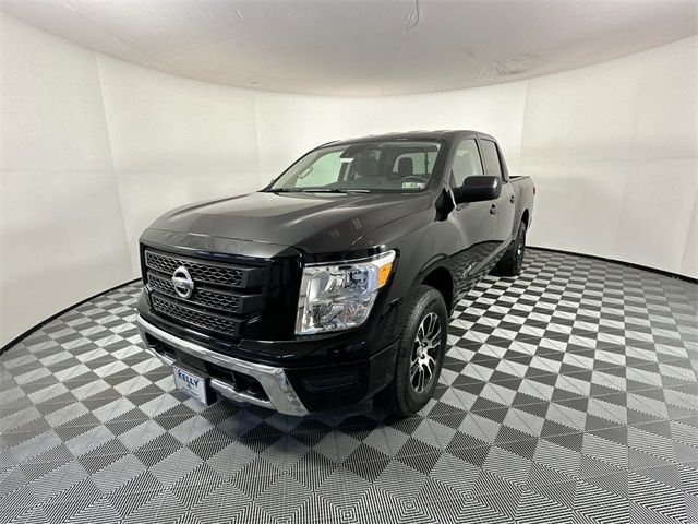 2022 Nissan Titan SV