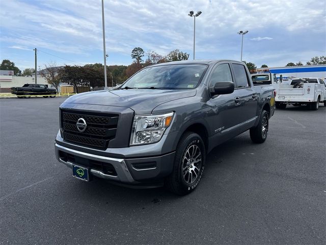 2022 Nissan Titan SV