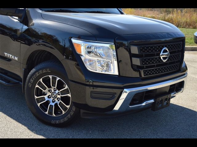 2022 Nissan Titan SV