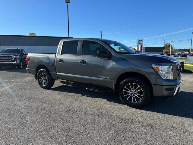 2022 Nissan Titan SV