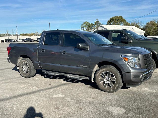 2022 Nissan Titan SV