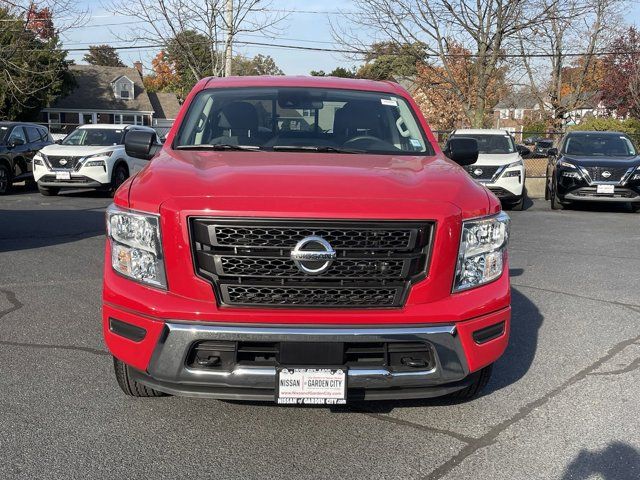 2022 Nissan Titan SV