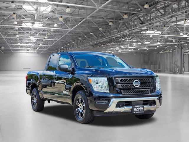 2022 Nissan Titan SV