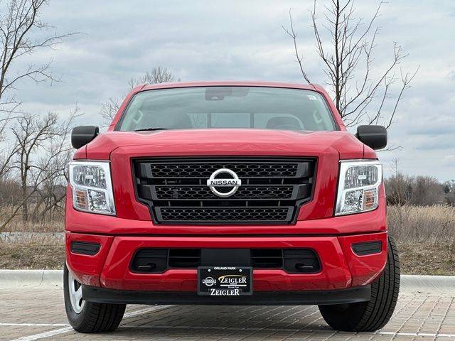 2022 Nissan Titan SV