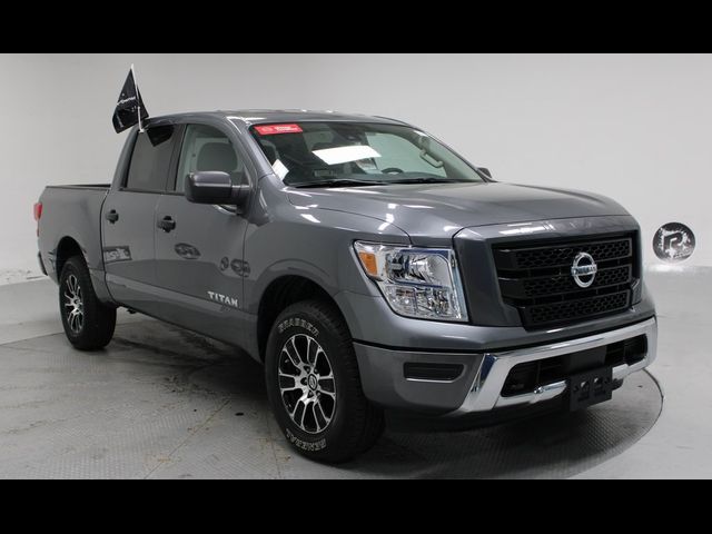 2022 Nissan Titan SV