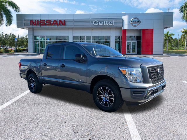 2022 Nissan Titan SV