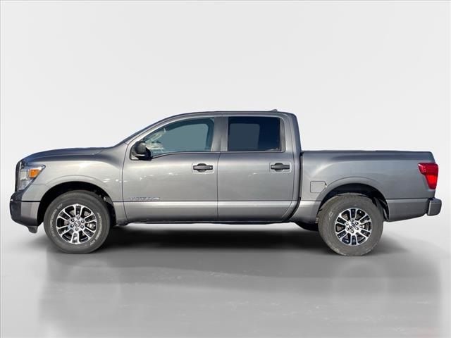 2022 Nissan Titan SV