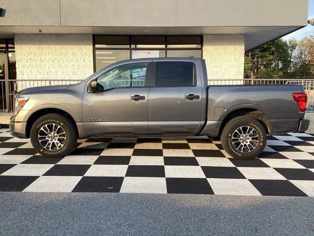 2022 Nissan Titan SV