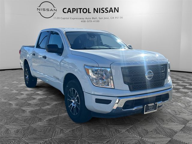 2022 Nissan Titan SV