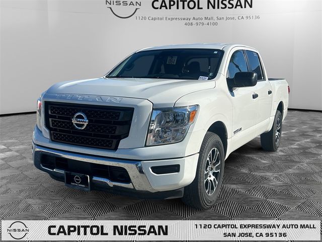 2022 Nissan Titan SV