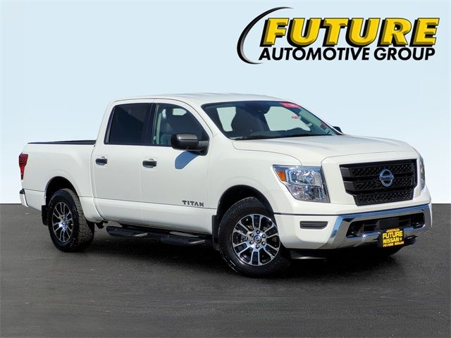 2022 Nissan Titan SV