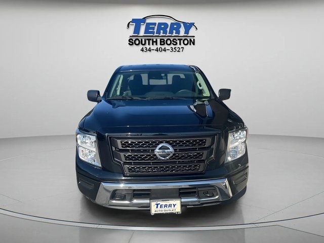 2022 Nissan Titan SV