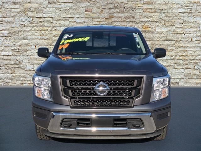 2022 Nissan Titan SV