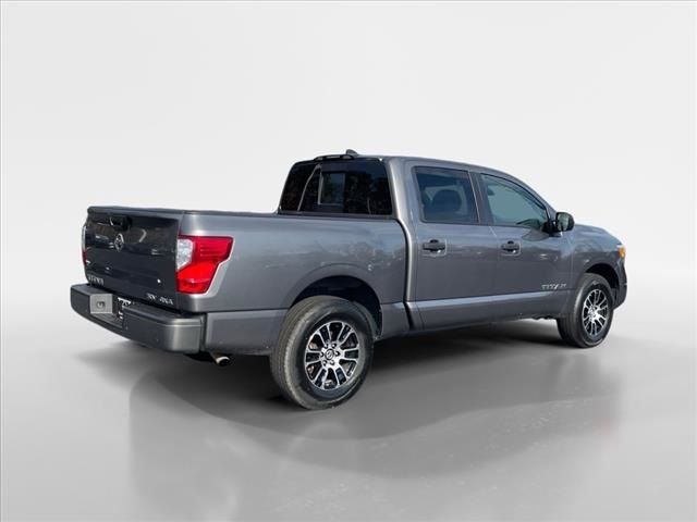 2022 Nissan Titan SV