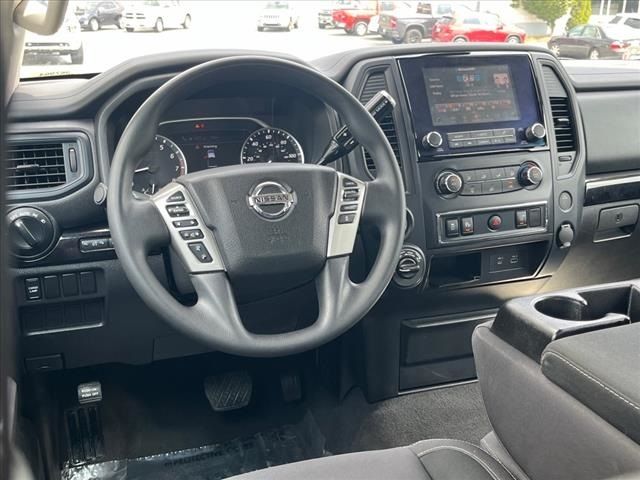 2022 Nissan Titan SV