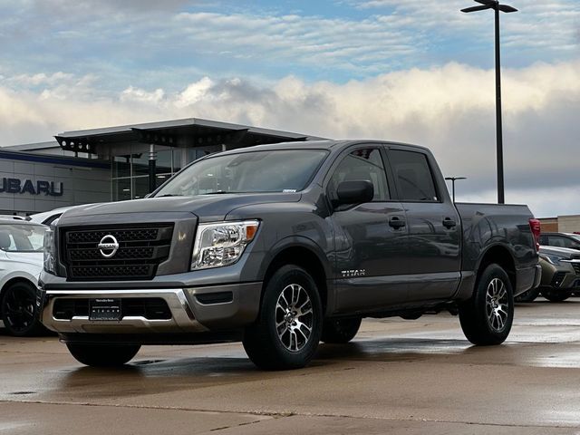 2022 Nissan Titan SV