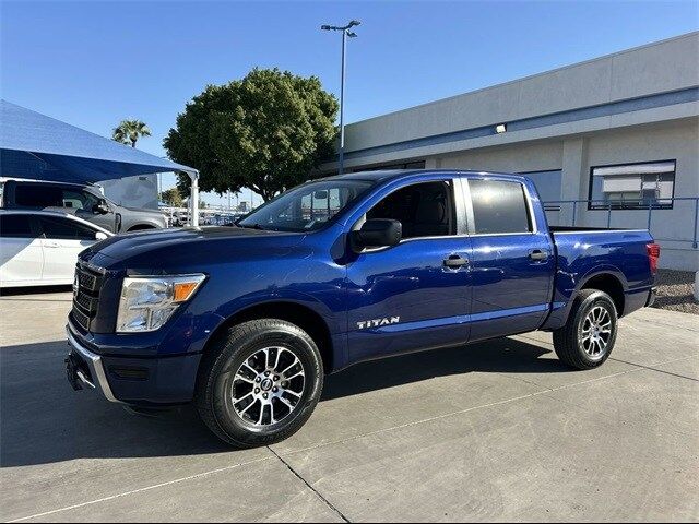 2022 Nissan Titan SV