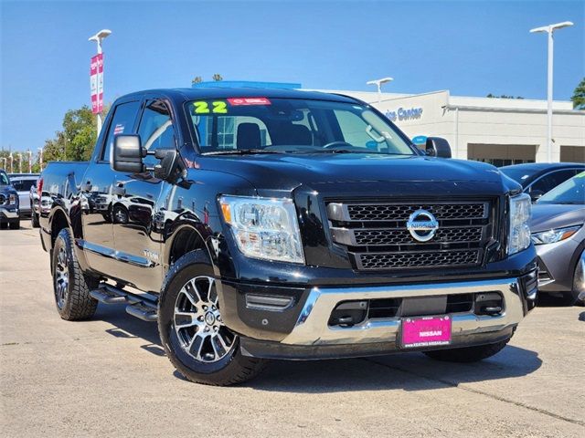 2022 Nissan Titan SV